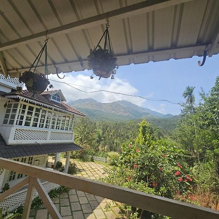 Padikkal Bungalow Витірі Екстер'єр фото